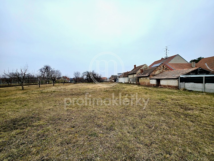 Prodej  stavebního pozemku 2 298 m² - foto 3