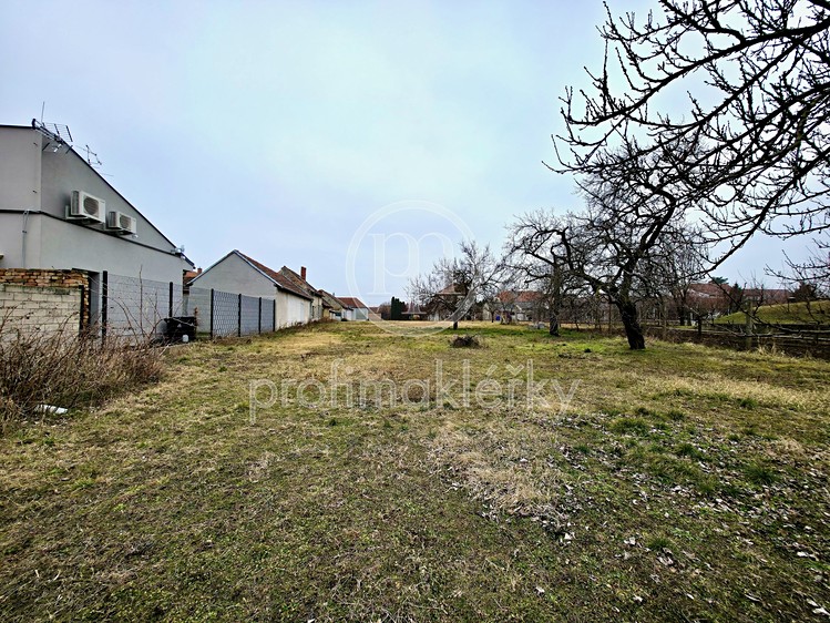 Prodej  stavebního pozemku 2 298 m² - foto 7