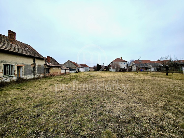 Prodej  stavebního pozemku 2 298 m² - foto 8