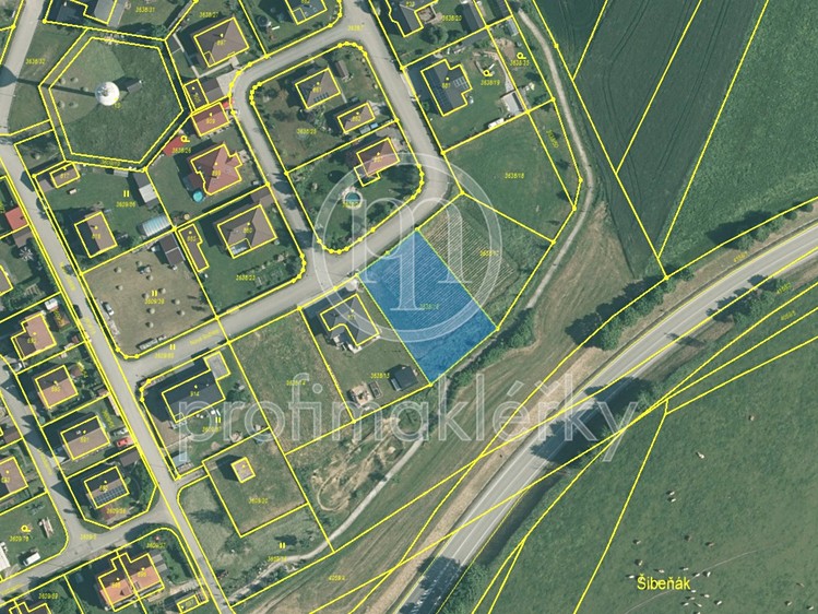 Prodej stavebního pozemku 1 067 m² - foto 5
