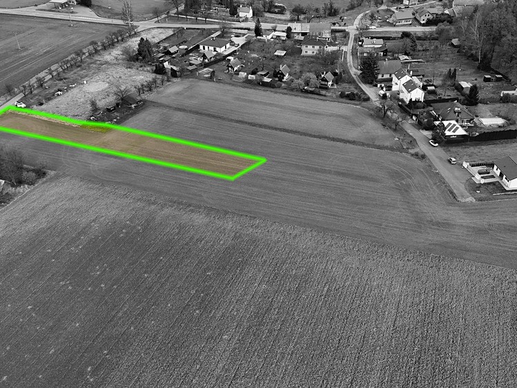 Prodej stavebního pozemku 2 100 m² - foto 1