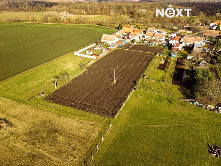 Prodej  stavebního pozemku 4 530 m² - foto 7