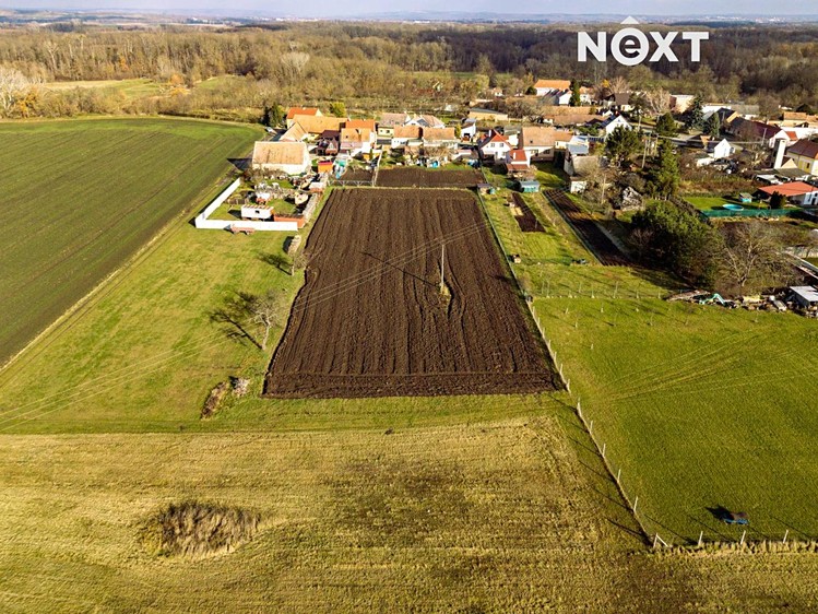 Prodej  stavebního pozemku 4 530 m² - foto 6