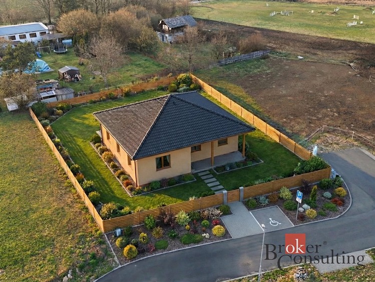Prodej  stavebního pozemku 1 307 m² - foto 3