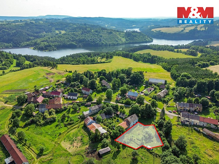 Prodej stavebního pozemku 1 377 m² - foto 3