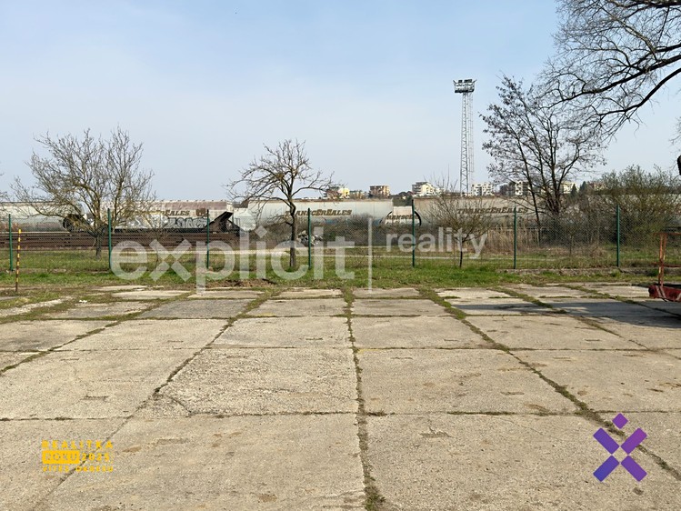 Pronájem komerčního pozemku 100 m² - foto 1