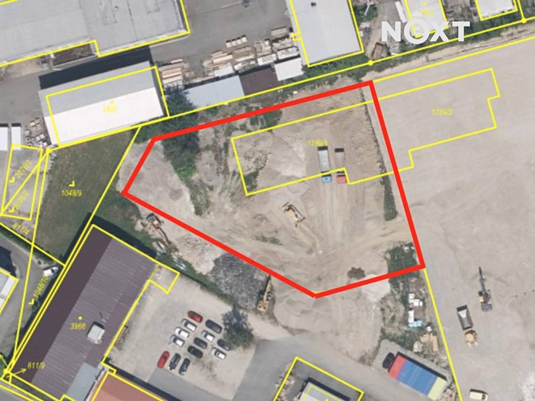 Pronájem komerčního pozemku 3 000 m² - foto 1