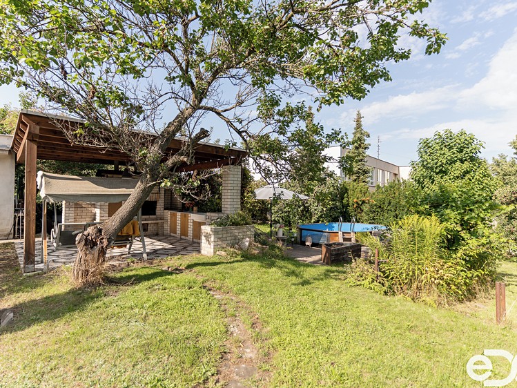 Pronájem zahrady 700 m² - foto 1