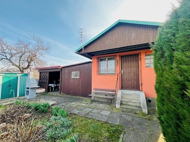 Pronájem zahrady 415 m² - foto 1