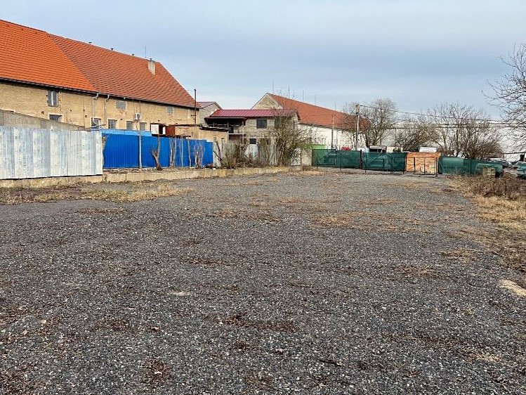 Pronájem  komerčního pozemku 1 100 m² - foto 7