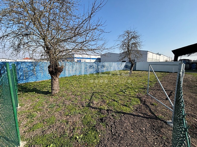 Pronájem zahrady 200 m² - foto 1