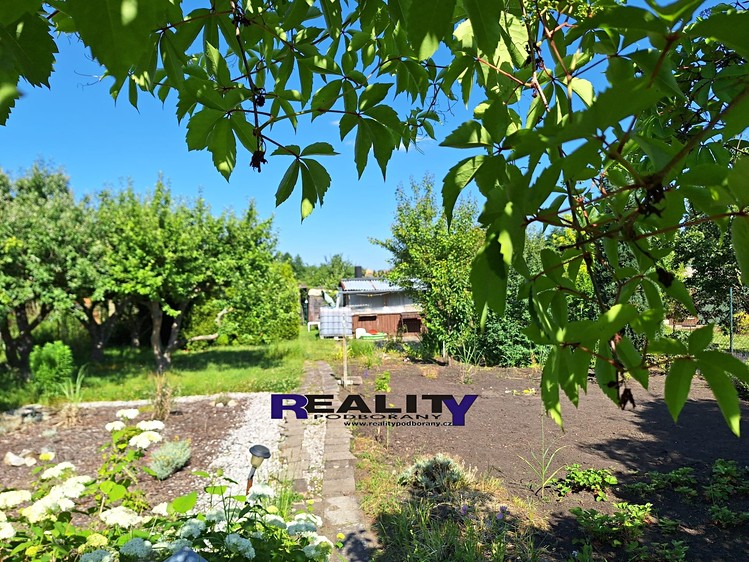 Pronájem zahrady 418 m² - foto 2