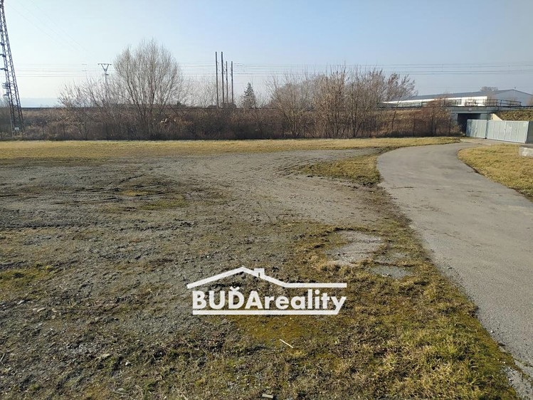 Pronájem komerčního pozemku 1 000 m² - foto 1