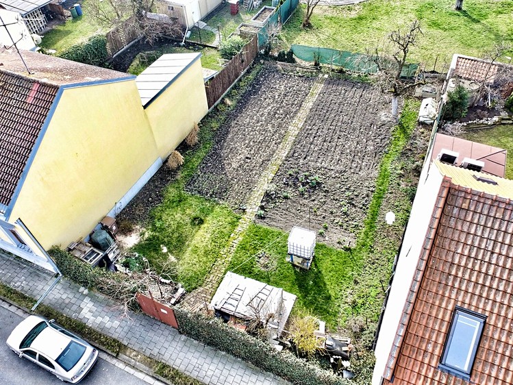 Pronájem zahrady 379 m² - foto 1