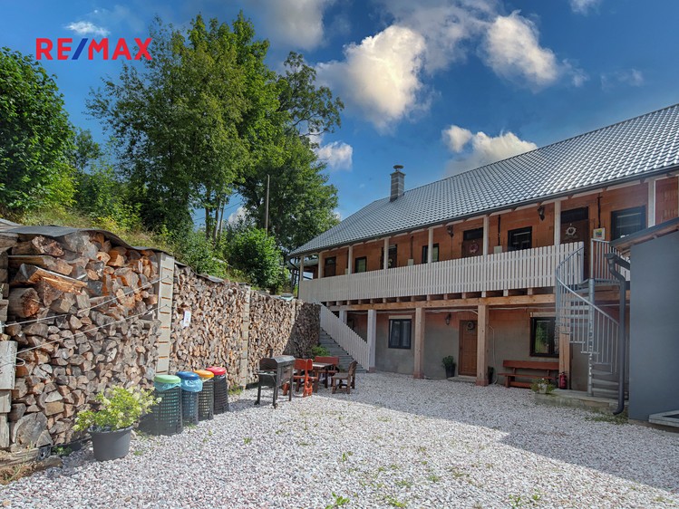 Prodej činžovního domu 1 234 m² - foto 1