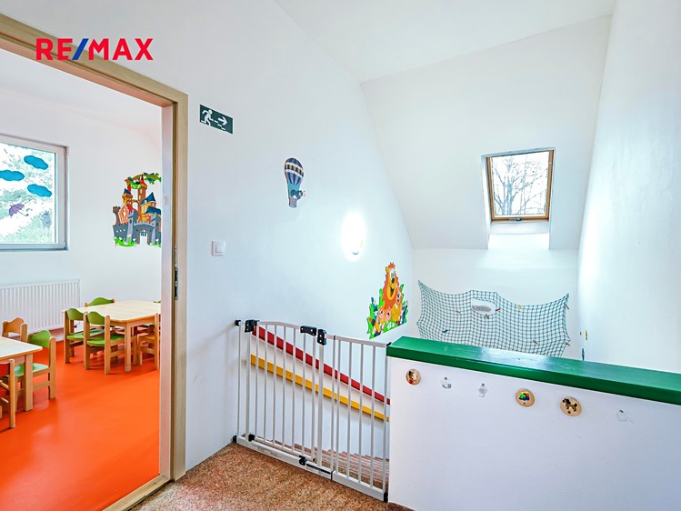 Prodej komerční nemovitosti 237 m² - foto 7