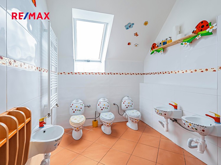 Prodej komerční nemovitosti 237 m² - foto 6