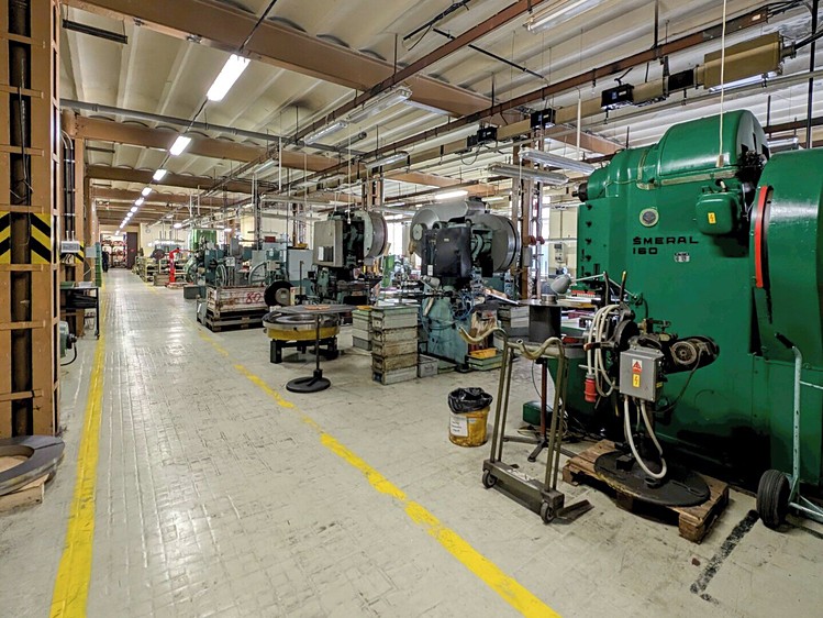 Prodej výrobní haly, prostoru 3 000 m² - foto 4