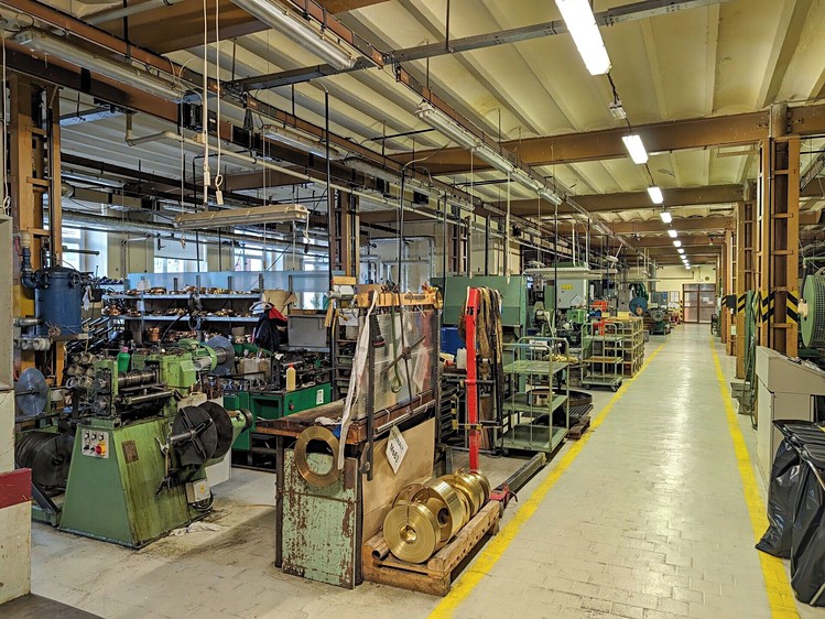 Prodej výrobní haly, prostoru 3 000 m² - foto 2