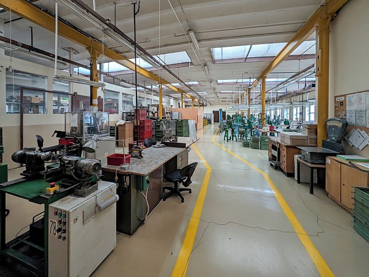 Prodej výrobní haly, prostoru 3 000 m² - foto 6