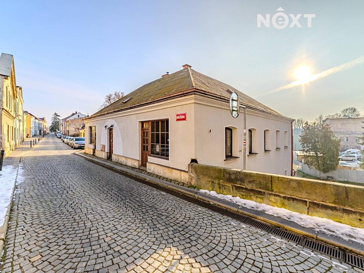 Prodej komerční nemovitosti 325 m² - foto 1