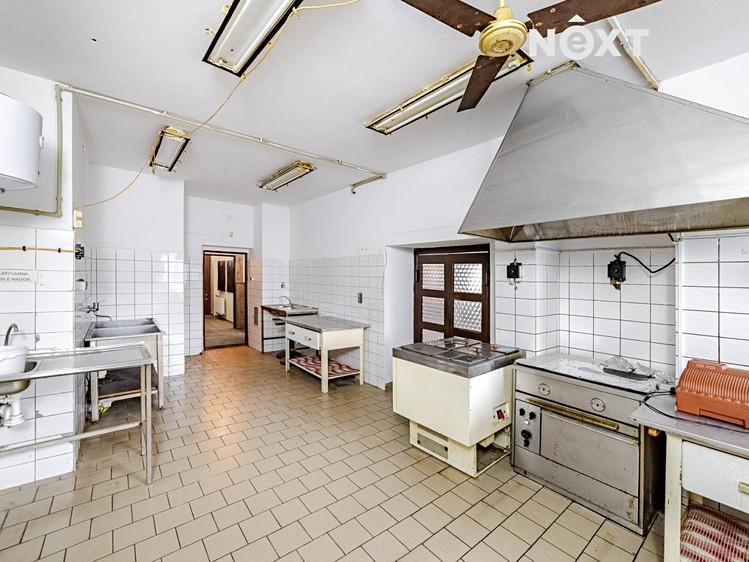 Prodej komerční nemovitosti 325 m² - foto 8