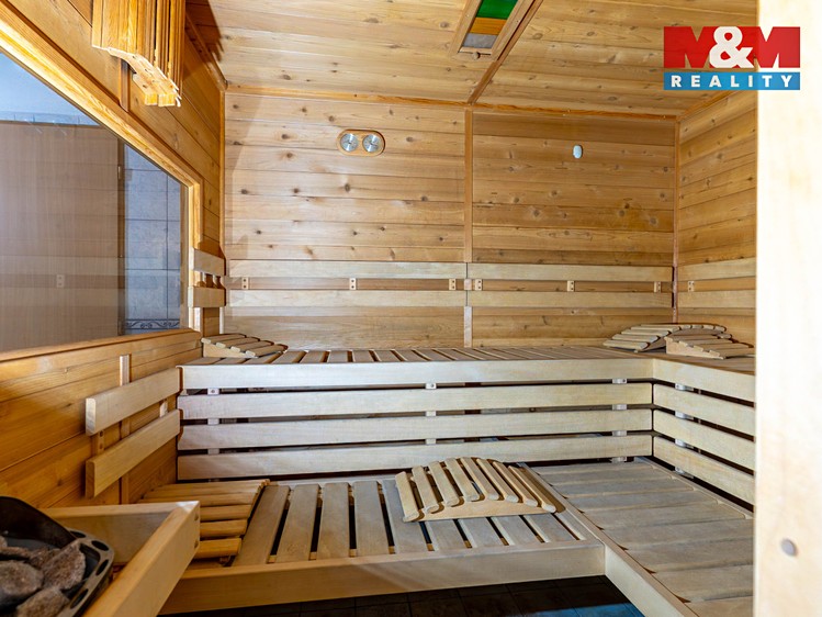 Prodej obchodního prostoru 305 m² - foto 2