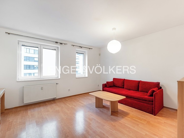 Prodej komerční nemovitosti 32 m² - foto 1