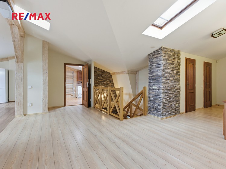 Prodej kanceláře 205 m² - foto 8