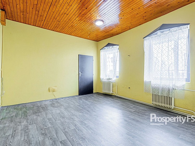 Prodej obchodního prostoru 214 m² - foto 1
