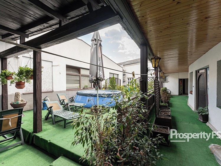 Prodej obchodního prostoru 214 m² - foto 4