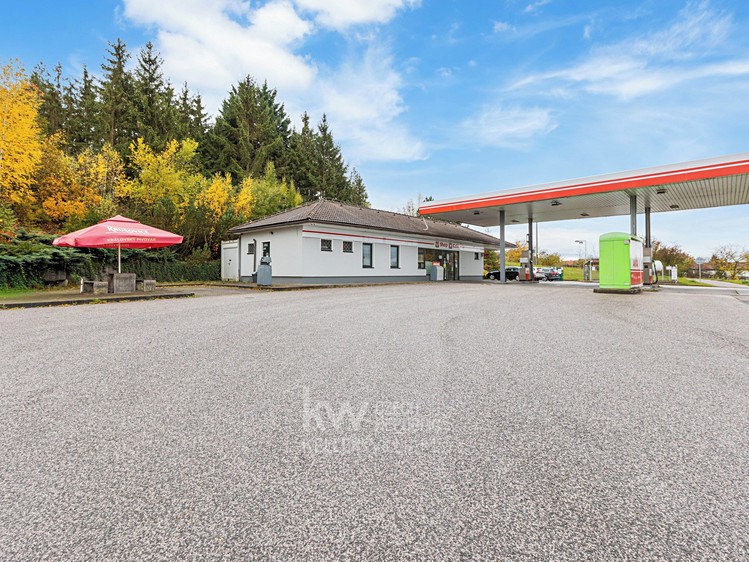 Prodej komerční nemovitosti 5 195 m² - foto 2