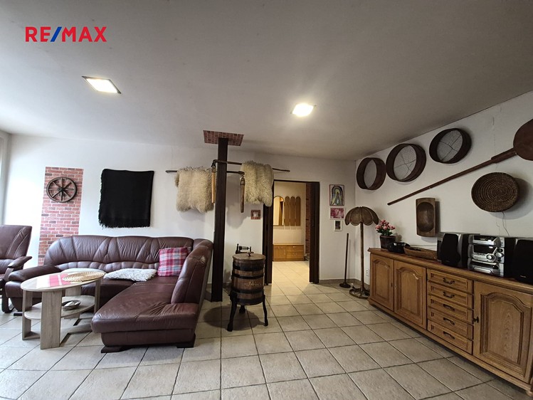 Prodej výrobní haly, prostoru 680 m² - foto 2