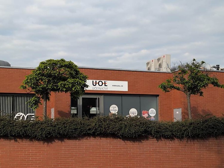 Prodej obchodního prostoru 110 m² - foto 1