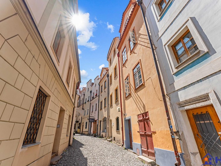 Prodej činžovního domu 1 254 m² - foto 1
