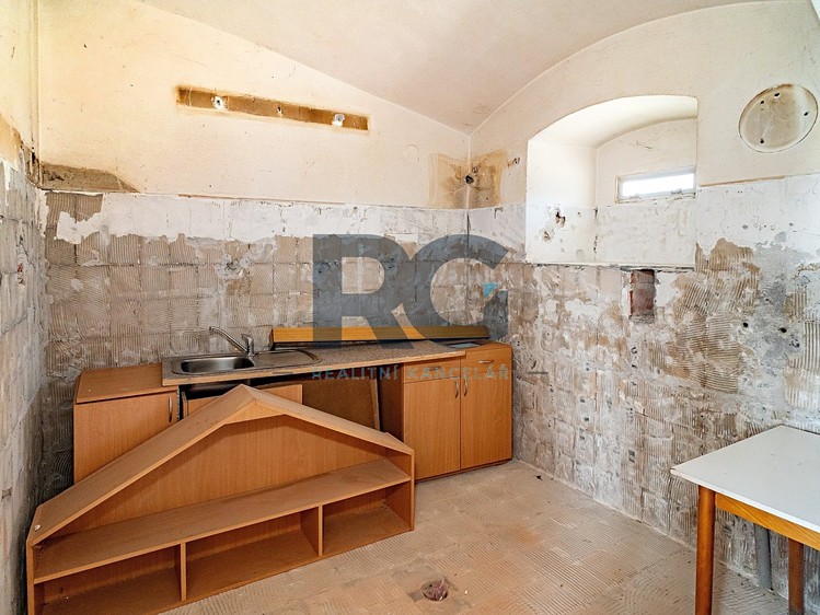 Prodej obchodního prostoru 140 m² - foto 7