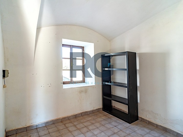 Prodej obchodního prostoru 140 m² - foto 5