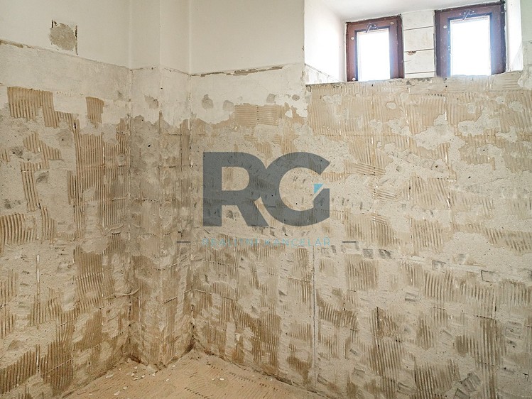 Prodej obchodního prostoru 140 m² - foto 8