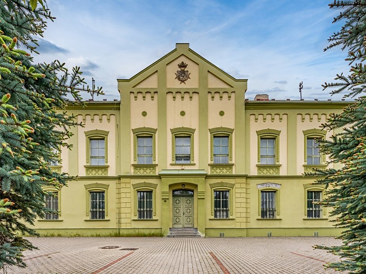 Prodej komerční nemovitosti 1 350 m² - foto 2
