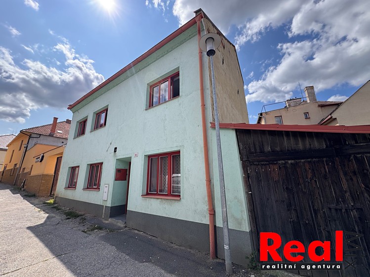 Prodej činžovního domu 175 m² - foto 1