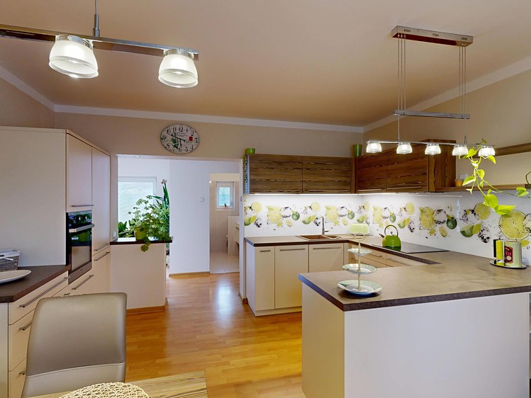 Prodej komerční nemovitosti 284 m² - foto 2