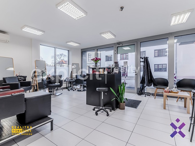 Prodej obchodního prostoru 630 m² - foto 3