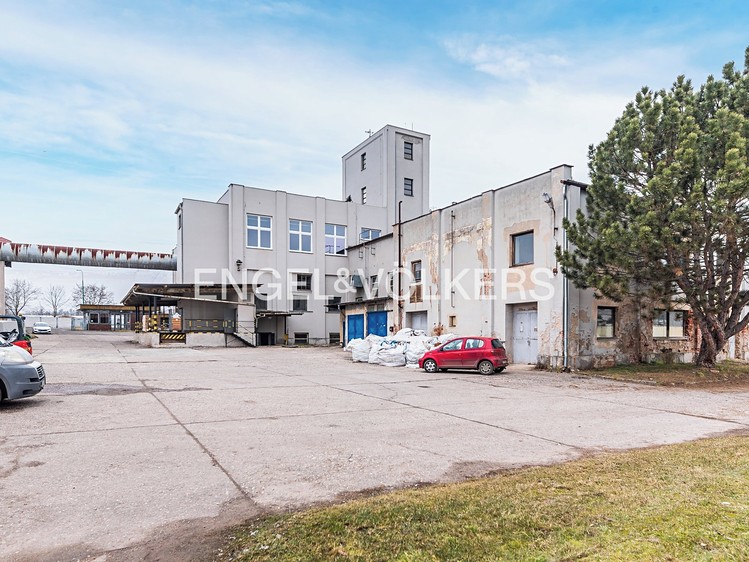 Prodej výrobní haly, prostoru 11 053 m² - foto 4