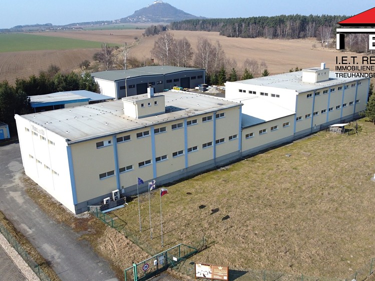 Prodej výrobní haly, prostoru 3 500 m² - foto 2