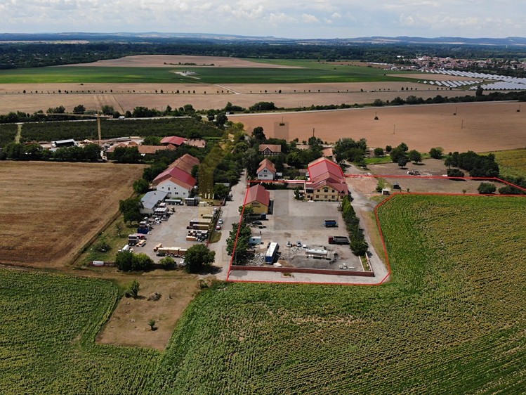 Prodej komerční nemovitosti 1 700 m² - foto 2
