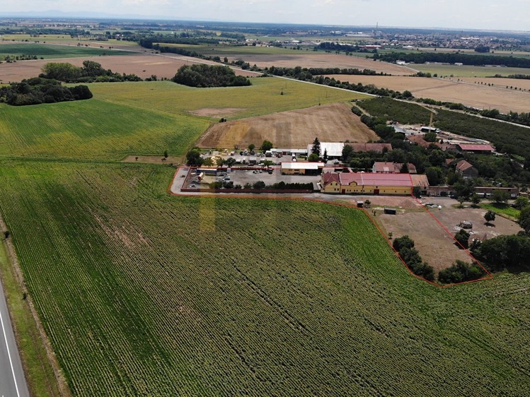 Prodej komerční nemovitosti 1 700 m² - foto 5