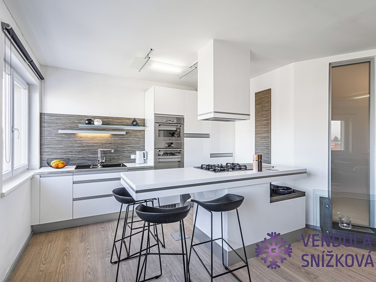 Prodej komerční nemovitosti 219 m² - foto 4
