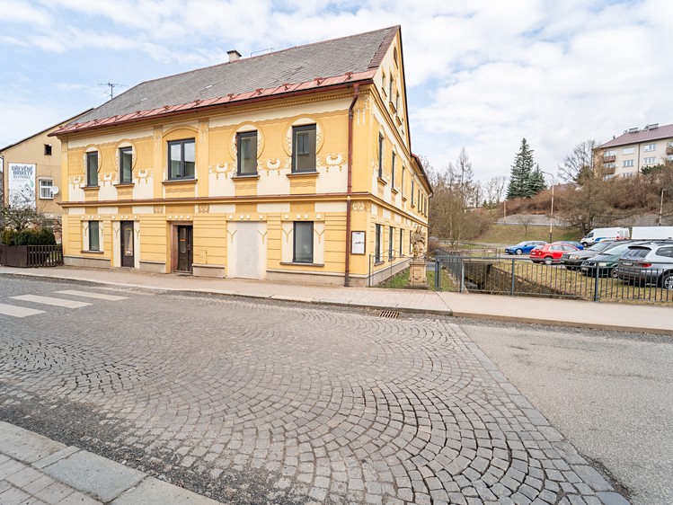 Prodej činžovního domu 450 m² - foto 1