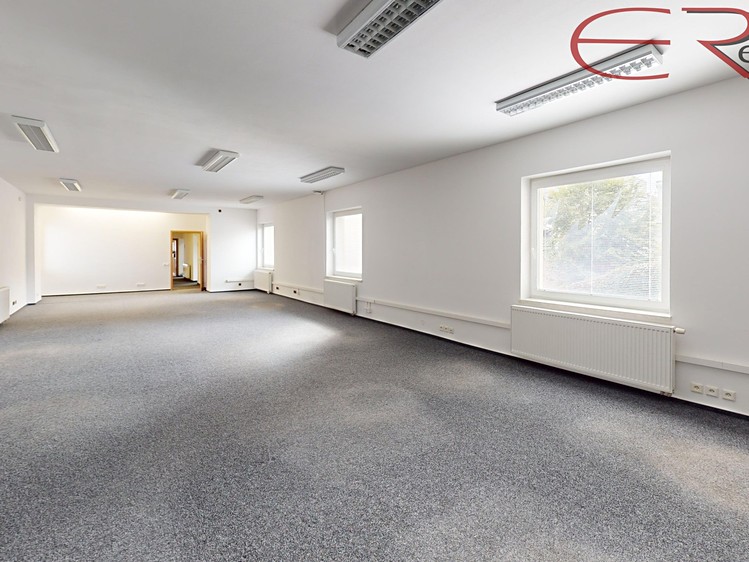 Prodej kanceláře 1 800 m² - foto 6