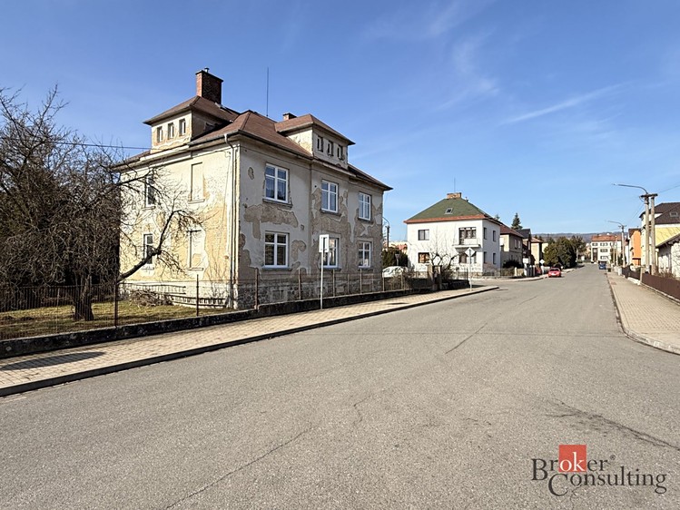 Prodej kanceláře 215 m² - foto 1